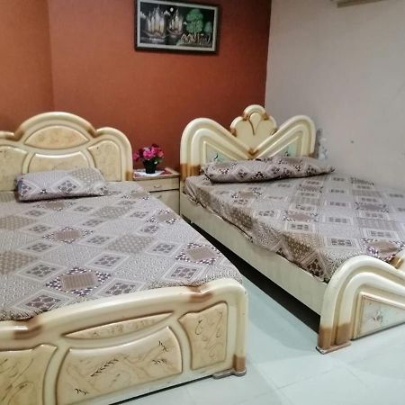 Palm Valley Hotel Sukkur Buitenkant foto