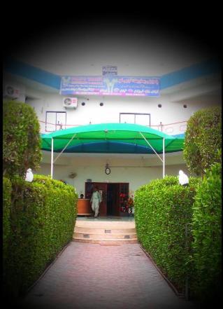Palm Valley Hotel Sukkur Buitenkant foto